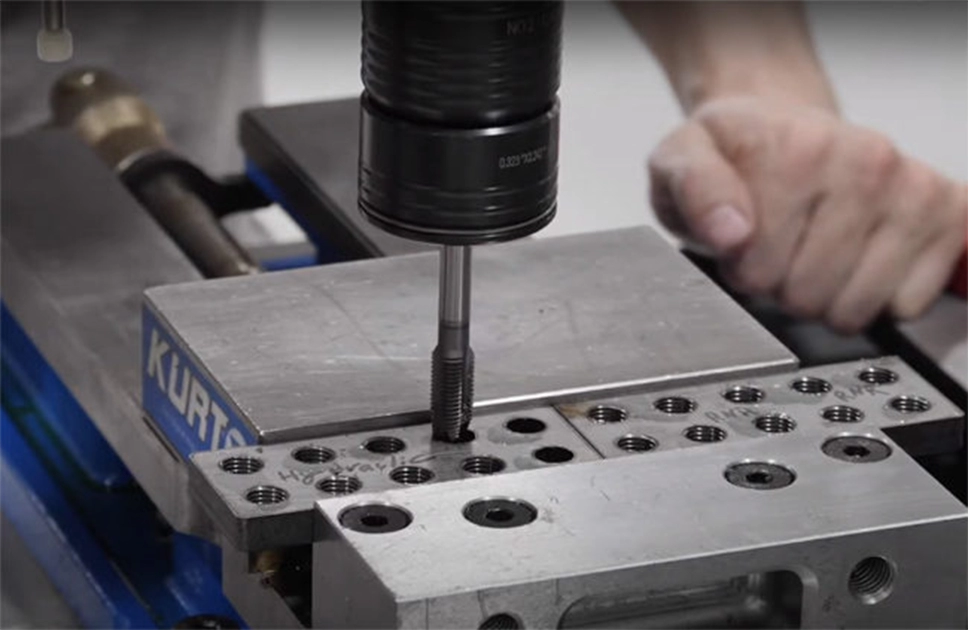 Herramientas de roscar para máquinas de precisión