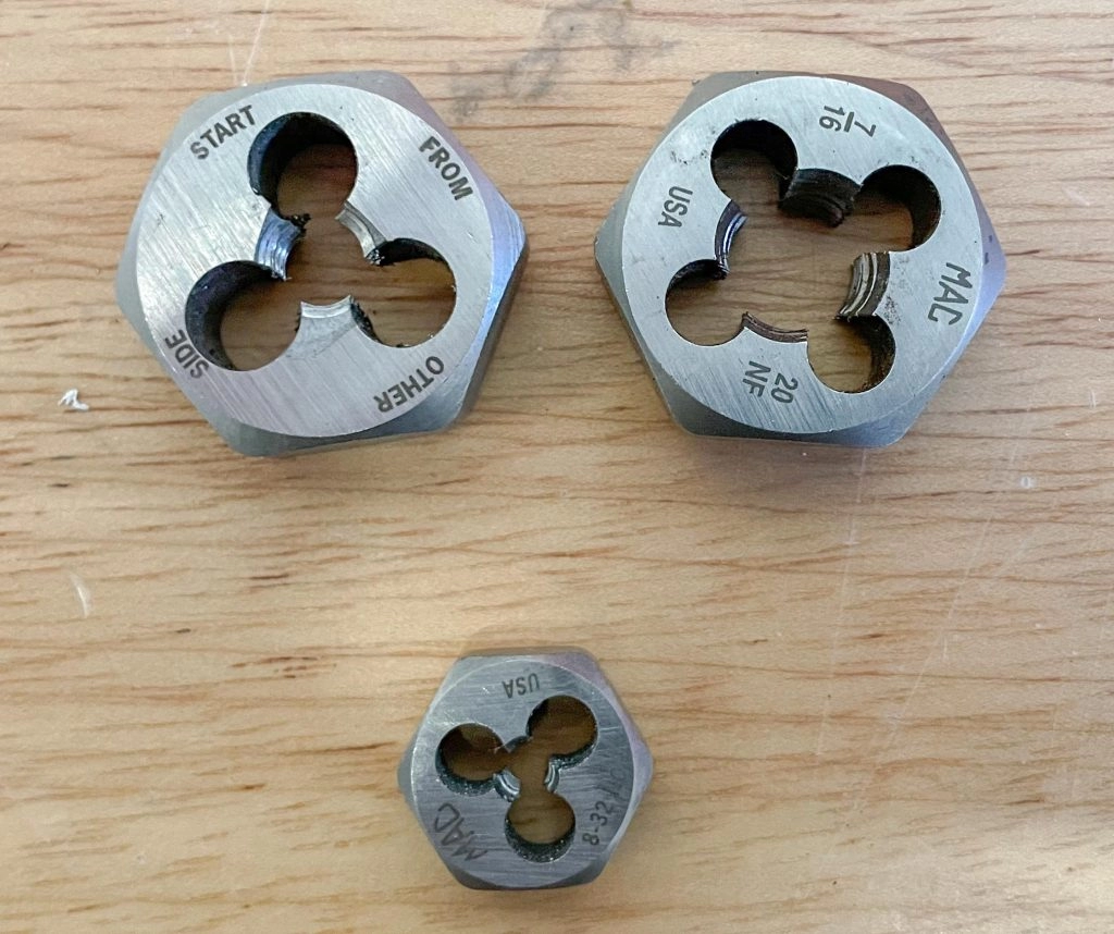 Guía para cortar roscas externas con machos