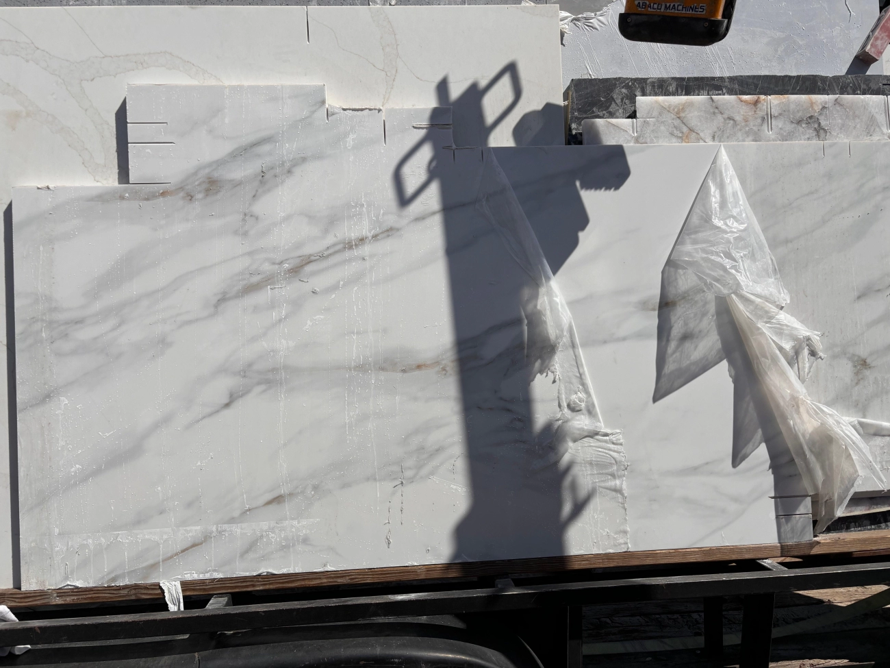 beyaz kuvars levhalar popüler koleksiyonlar