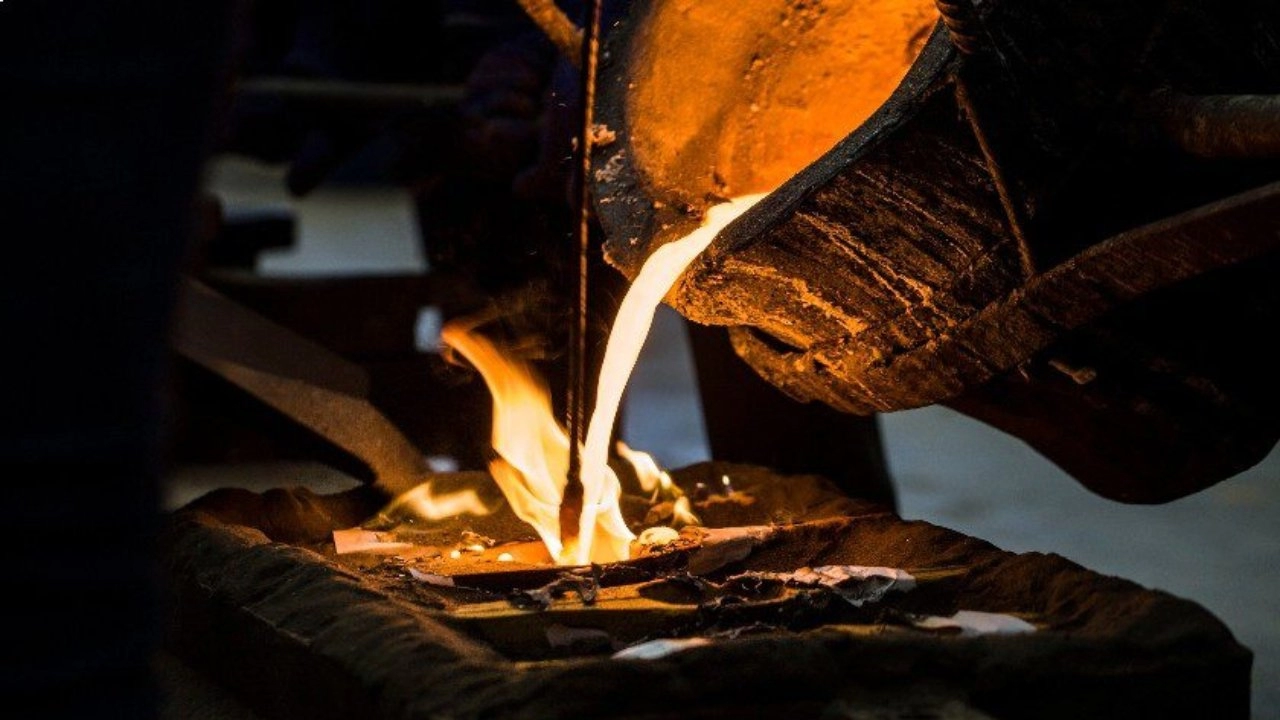 Mold vs Cast Material and Tolerance Specifications