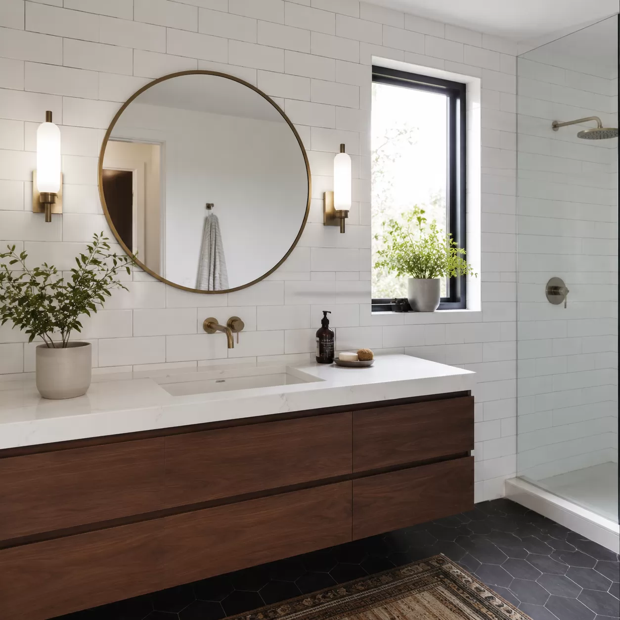 Mga ideya sa disenyo ng pader na may puting tile para sa banyo