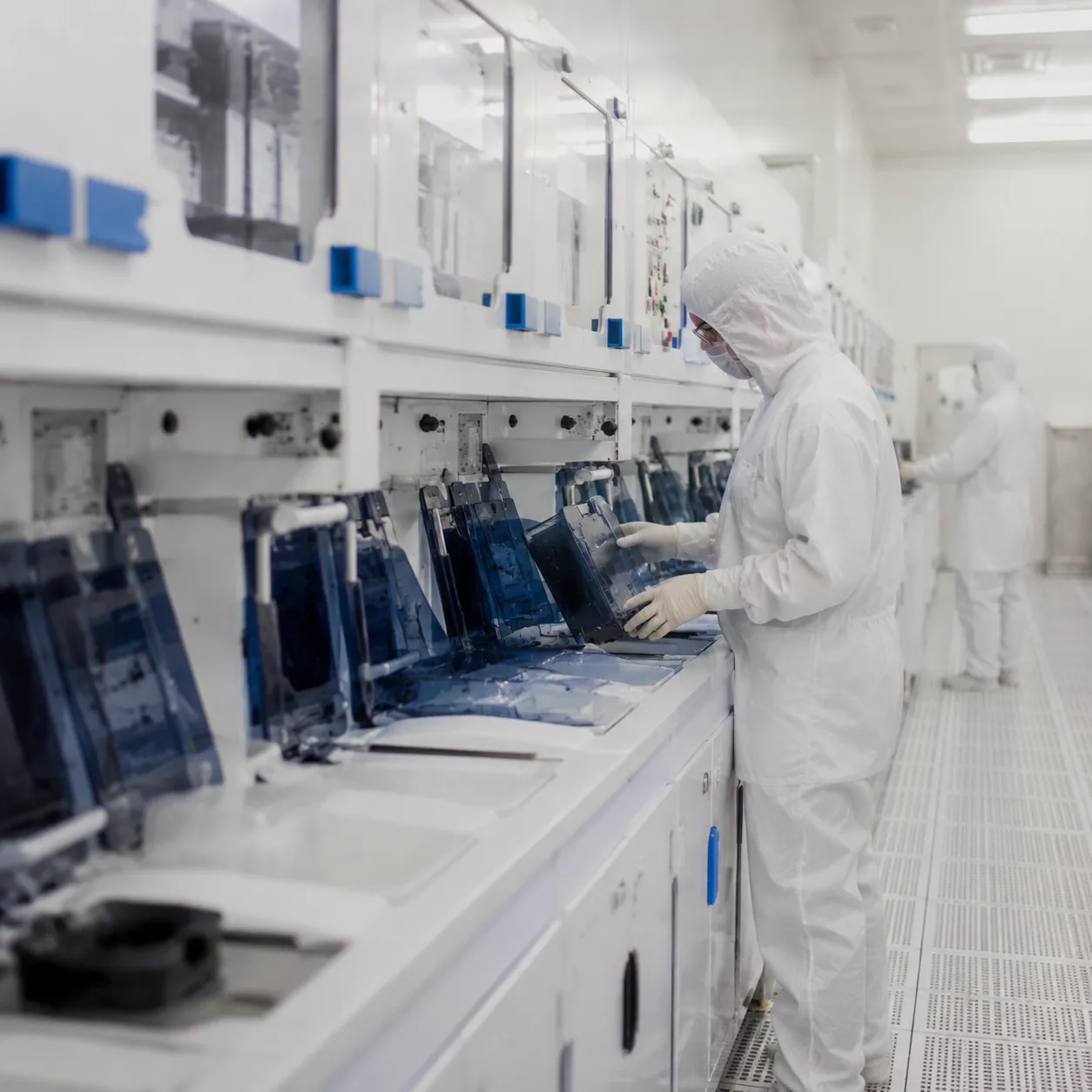 Semiconductor wet bench cleanroom integration