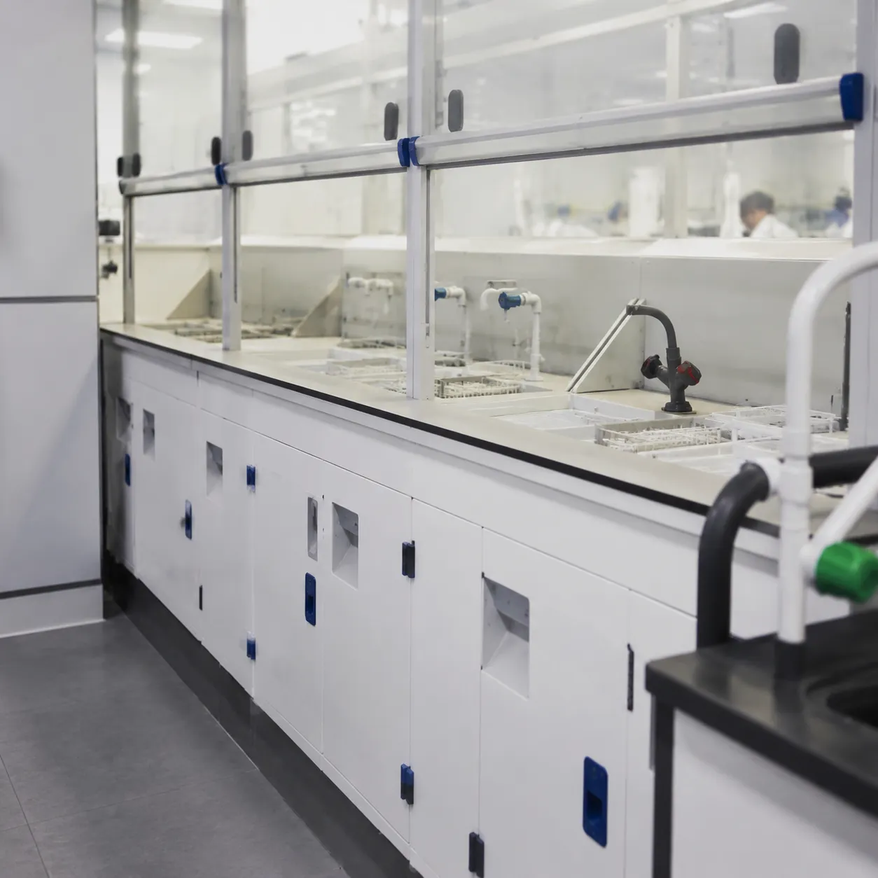 standalone wet process bench safety features