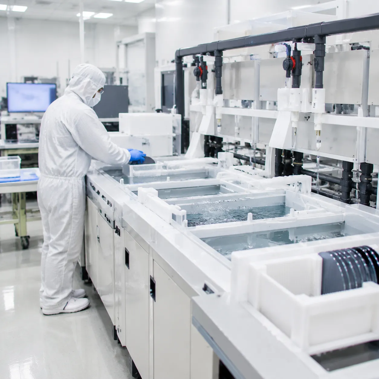 Modular semiconductor cleanroom wet bench